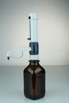 化学物質を安全かつ効率的に扱うためのボトルトップディスペンサー
